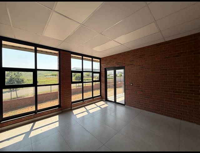 3,800M² WAREHOUSE FOR SALE IN CHLOORKOP